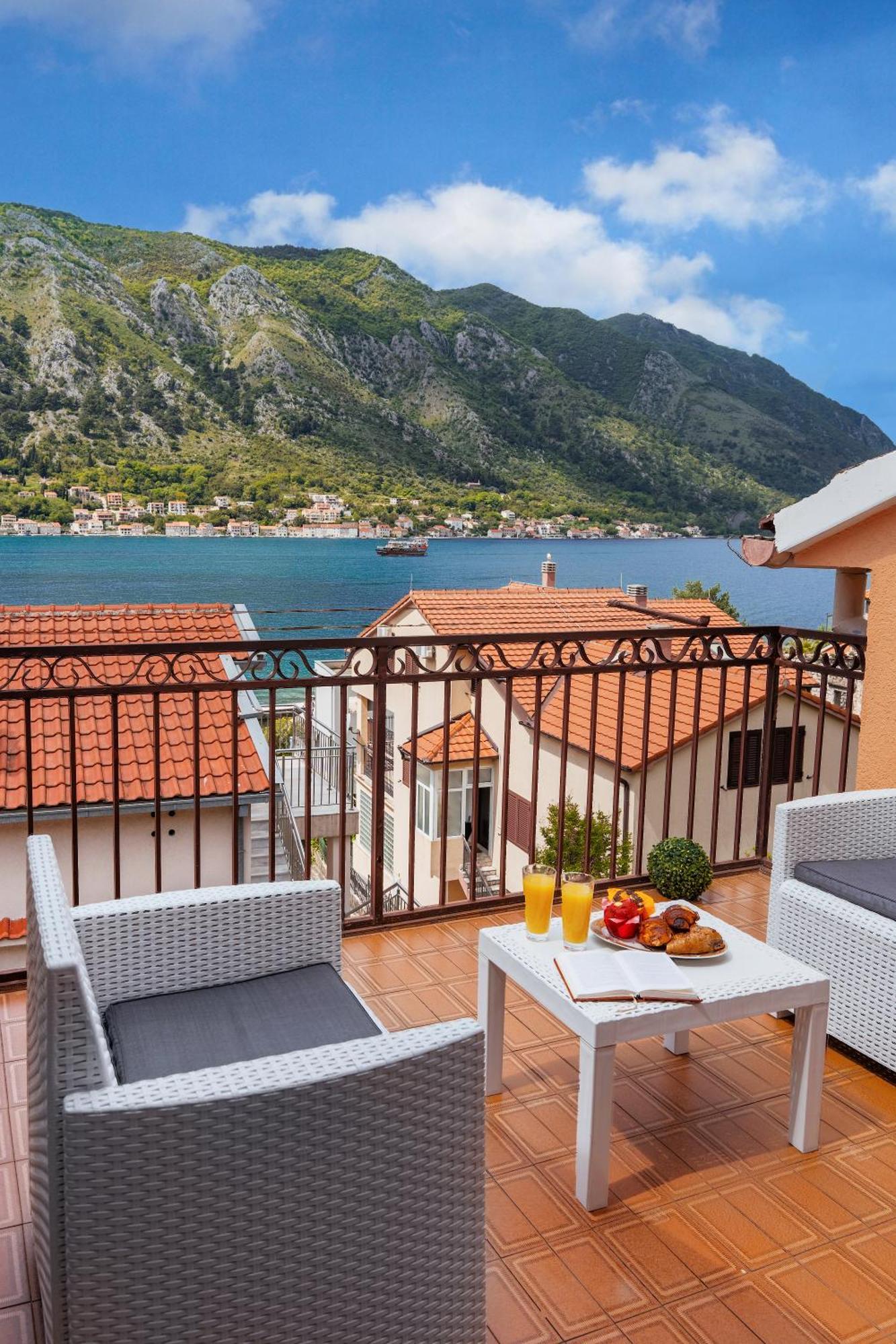 Apartment Busola Kotor Exteriér fotografie
