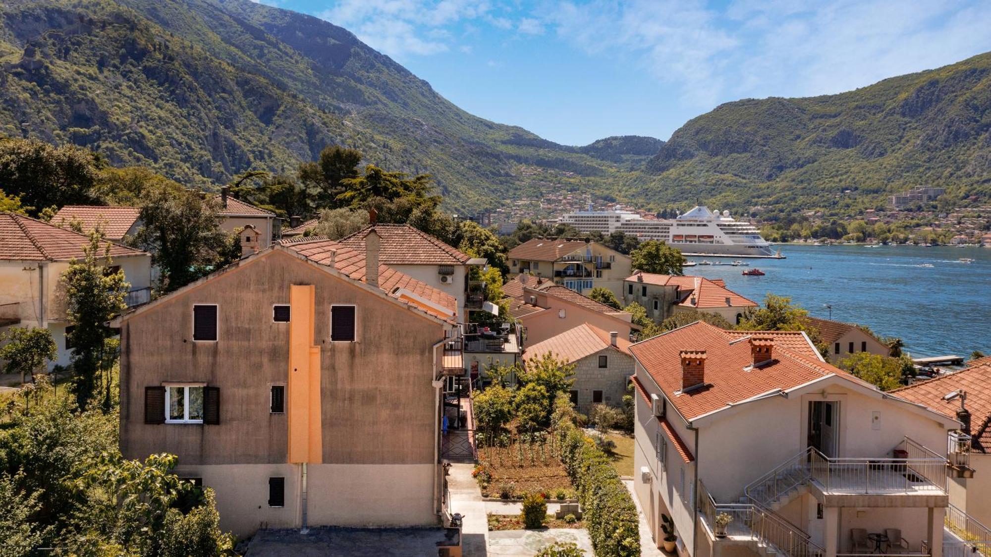 Apartment Busola Kotor Exteriér fotografie