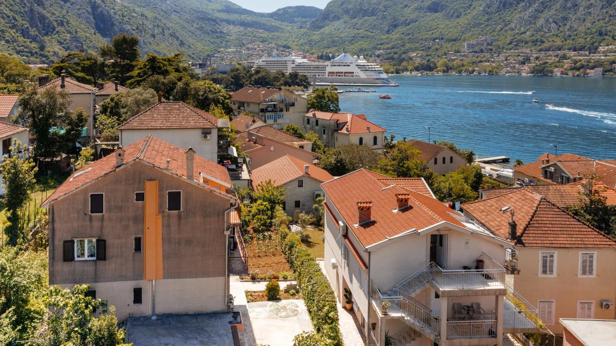 Apartment Busola Kotor Exteriér fotografie
